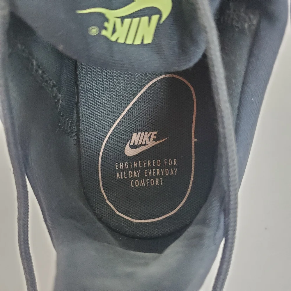NIKE Air Max Motion Racer Running Shoes - Picture 8 of 9